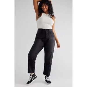 Free People We The Free CRVY Georgine Mom Jeans Sz 33 Black High Rise Flattering
